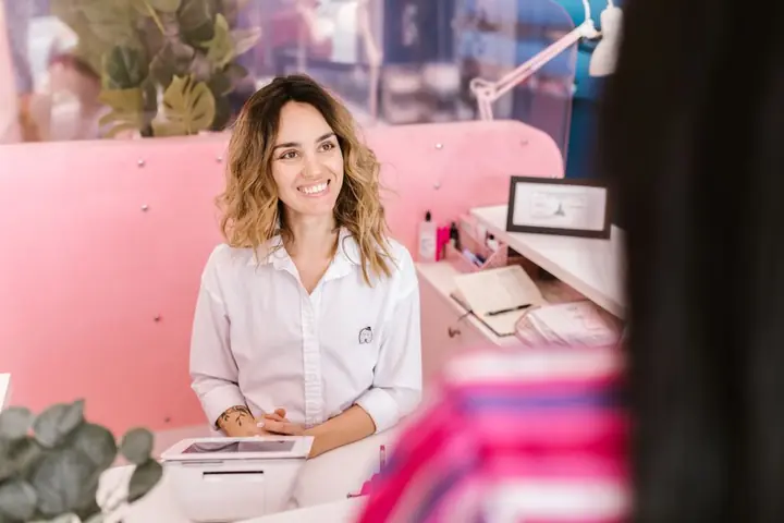 salon receptionist artificial intelligence